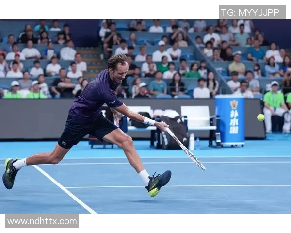 杭州网球队防反战术解析：深度剖析网球比赛中的攻防策略与技巧