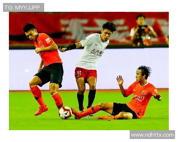 深圳足球队以98分领跑杯赛积分榜展现强劲实力和夺冠希望 深圳足球队以98分领跑杯赛积分榜展现强劲实力和夺冠希望