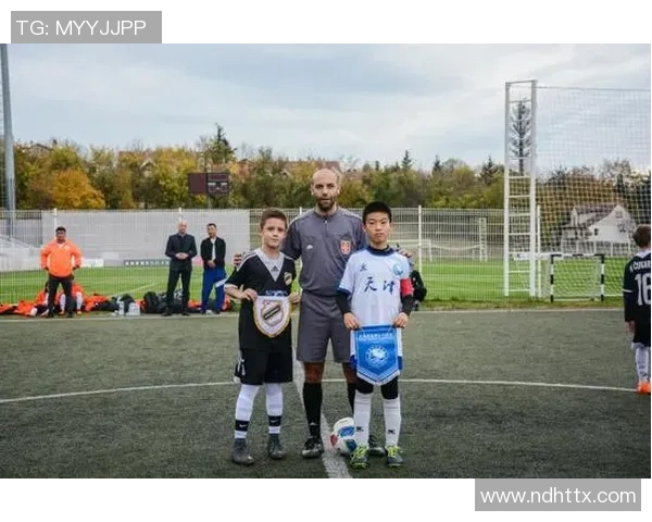 足球明星携手和平倡导者共筑友谊桥梁化解冲突重燃希望之光